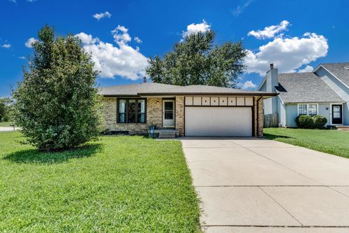 8904 E Funston Ct, Wichita, KS, 67207-5506 | Card Image