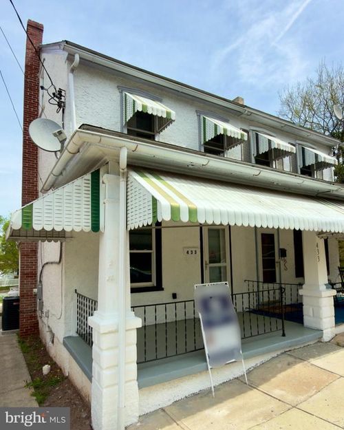 433 May St, POTTSTOWN, PA, 19464-4705 | Card Image