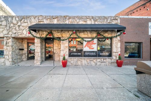 606 Kihekah Ave, Pawhuska, OK, 74056-4225 | Card Image