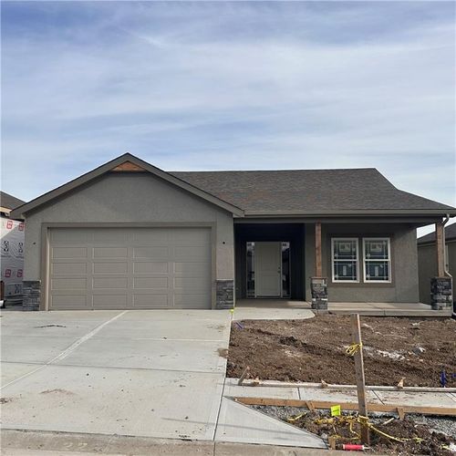 2125 Greenfield Pt, Kearney, MO, 64060-7682 | Card Image