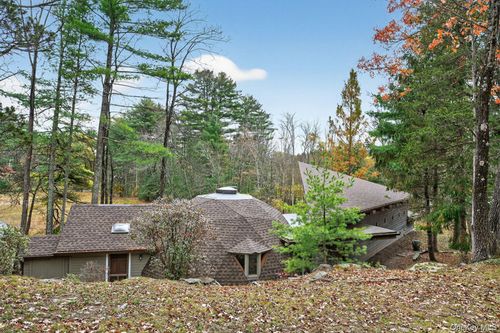 106 Mountain Laurel Ln, Woodstock, NY, 12498-1160 | Card Image