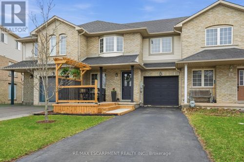 14 Kenyon Crescent, Grimsby (Grimsby East), ON, L3M5P4 | Card Image