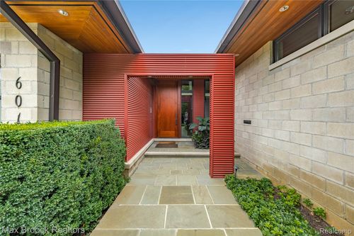 601 Dewey St, Birmingham, MI, 48009-3809 | Card Image