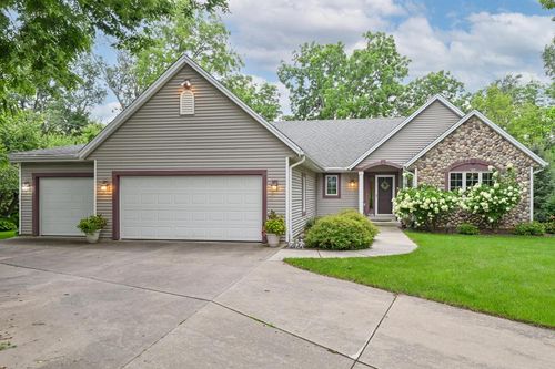 W765 Potters Circle, East Troy, WI, 53120 | Card Image