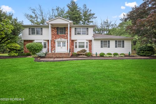 21 Holly Hill Rd, Marlboro, NJ, 07746-2024 | Card Image