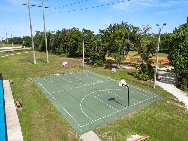 16804 Hawkridge Rd, House other with 4 bedrooms, 2 bathrooms and null parking in Lithia FL | Image 63