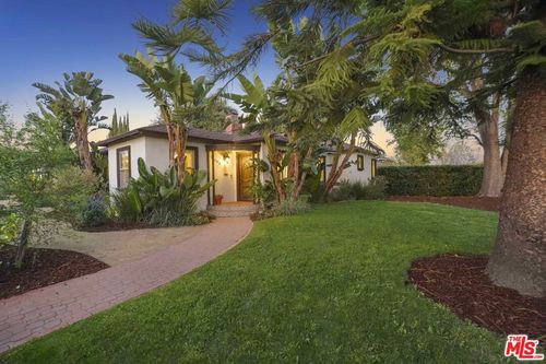 11593 Kling St, North Hollywood, CA, 91602 | Card Image