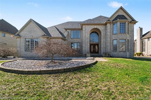 2146 Meadow Reed Dr, Sterling Heights, MI, 48314-2743 | Card Image