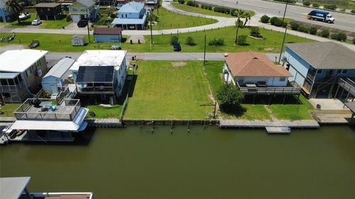 28 Lakeside Dr, Hitchcock, TX, 77563-2627 | Card Image