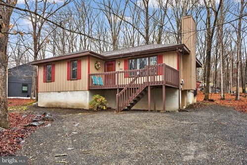 244 Canterbury Rd, Bushkill, PA, 18324-6603 | Card Image