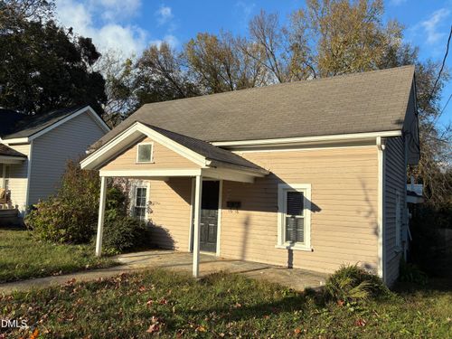 204 W Hill St, Benson, NC, 27504-1134 | Card Image