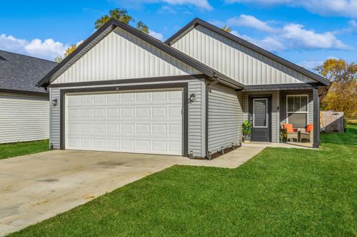 614 W Brown Ave, Mishawaka, IN, 46545-8826 | Card Image