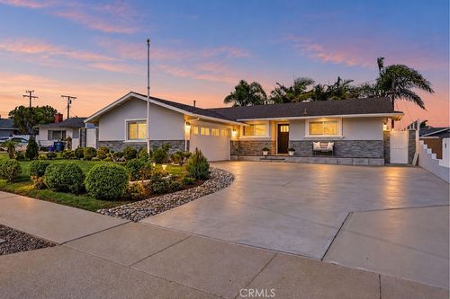 8391 Enfield Cir, Huntington Beach, CA, 92646 | Card Image