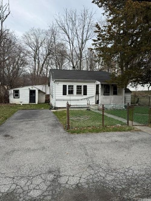 4 Benview Rd, Hyde Park, NY, 12538-1802 | Card Image