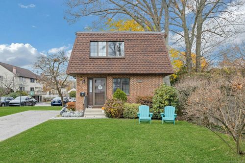 65-31 Wascussee Ln, Stamford, CT, 06902-7004 | Card Image