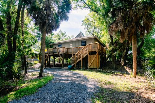 506 Jungle Rd, Edisto Island, SC, 29438-3113 | Card Image