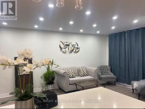 1395 357 Drive, Mississauga (Applewood), ON, L4X2T4 | Card Image
