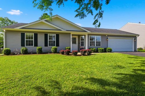 419 Windsor Ln, Island Lake, IL, 60042-8475 | Card Image