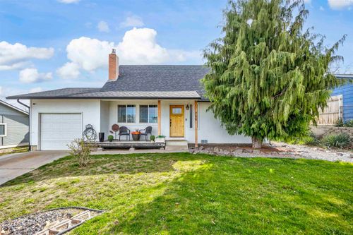 706 Buena Vista Ave, Sunnyside, WA, 98944-1917 | Card Image