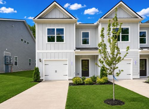 137 Ironhorse Way, Dickson, TN, 37055-5074 | Card Image
