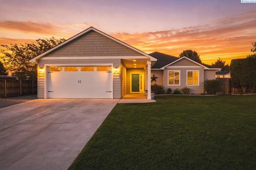 3909 S Zillah Street, Kennewick, WA, 99337 | Card Image