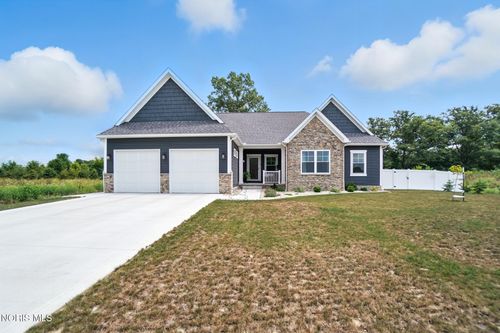 3823 Bearcat Way, Findlay, OH, 45840-1746 | Card Image