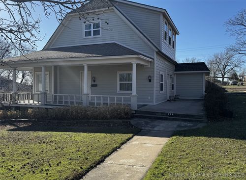 229 W Delaware Ave, Nowata, OK, 74048-2618 | Card Image
