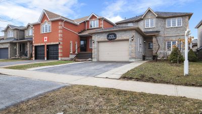 50 Batteaux St, House other with 3 bedrooms, 4 bathrooms and 3 parking in Barrie ON | Image 2