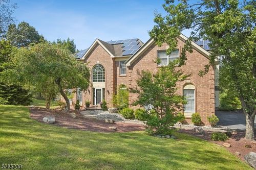 9 Stark Ct, Ringoes, NJ, 08551-1800 | Card Image