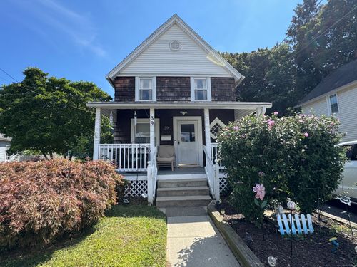 39 Thompson St, Milford, CT, 06460-6324 | Card Image