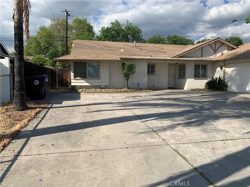 2282 E 17th St, San Bernardino, CA, 92404-6142 | Card Image