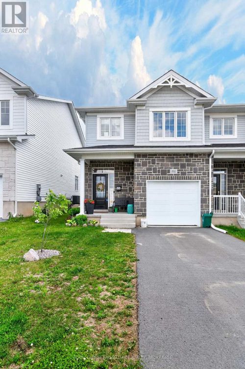 1532 Scarlet Street, Kingston (Kingston East (Incl Barret Crt)), ON, K7K0H6 | Card Image