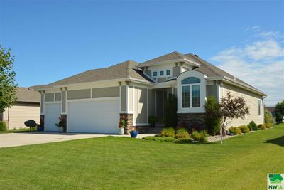 423 E Pinehurst Trl, House other with 3 bedrooms, 3 bathrooms and null parking in Dakota Dunes SD | Image 2