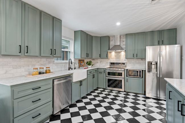 6615 Hialeah Dr, House other with 4 bedrooms, 3 bathrooms and null parking in Dallas TX | Image 16