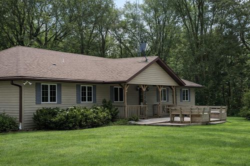 W6399 Brick Church Rd, WALWORTH, WI, 53184-5647 | Card Image