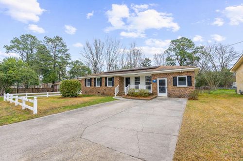 204 Falcon Dr, Summerville, SC, 29485-7025 | Card Image