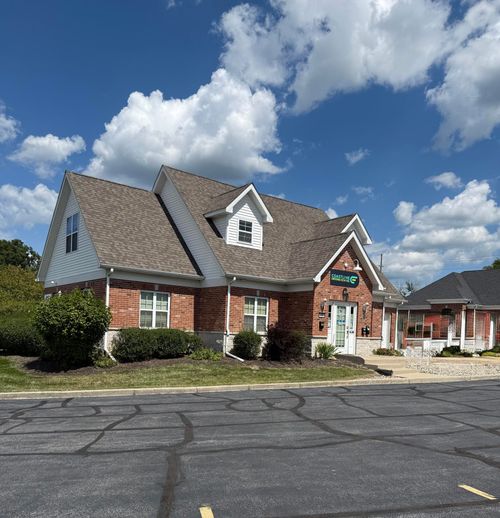 470 Vale Park Rd, Valparaiso, IN, 46385-2549 | Card Image