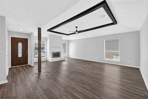 6211 Linnhaven Dr, Houston, TX, 77072-1531 | Card Image