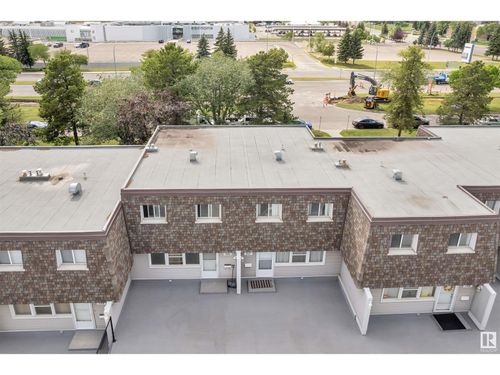 716 Village On The Green Nw, Edmonton, AB, T5A1H2 | Card Image
