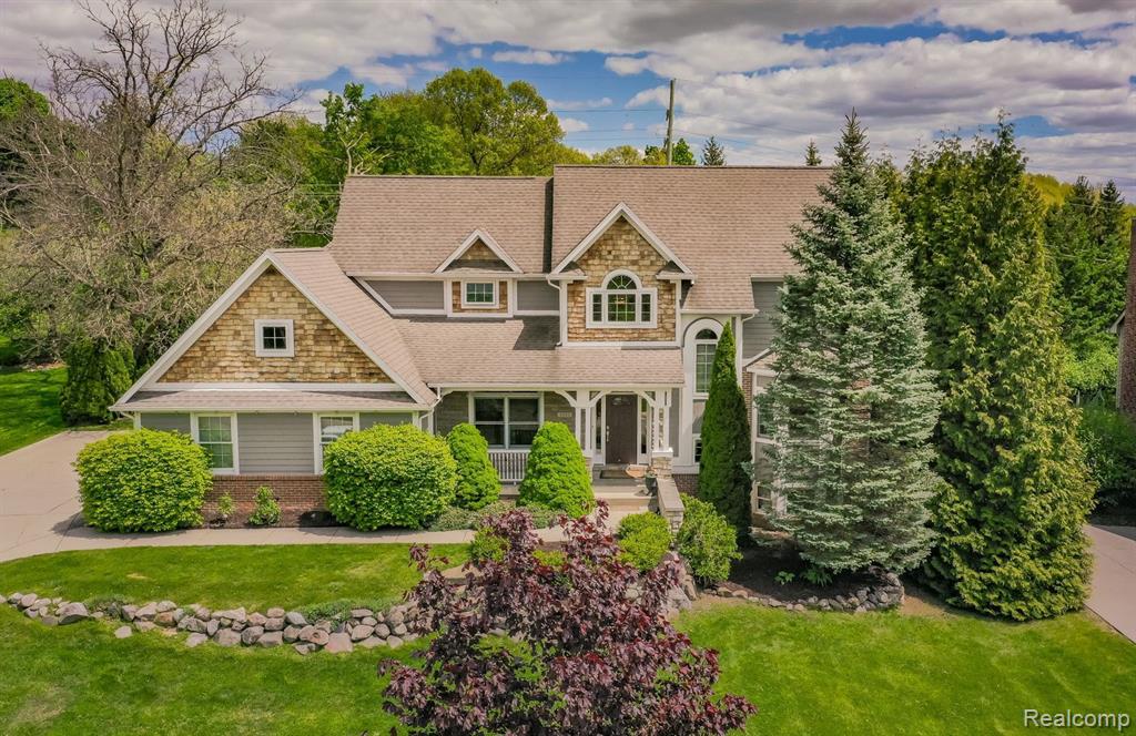 Canterbury Ln, Clarkston, MI 48348