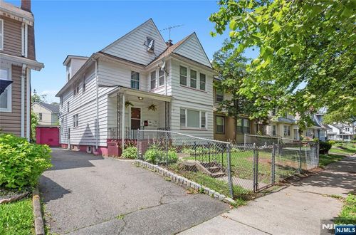 51 Ampere Pkwy, East Orange, NJ, 07017-5404 | Card Image