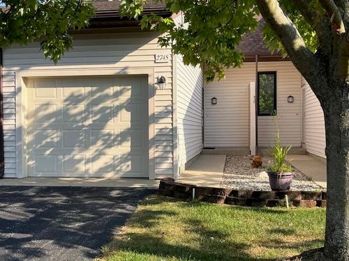 2745 Stonebluff Dr Sw, Wyoming, MI, 49519-6101 | Card Image