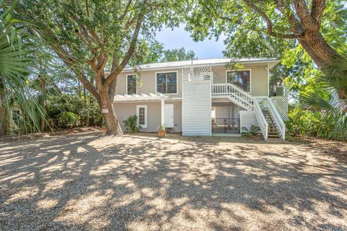 35 Sunrise Ln, PANACEA, FL, 32346-2720 | Card Image