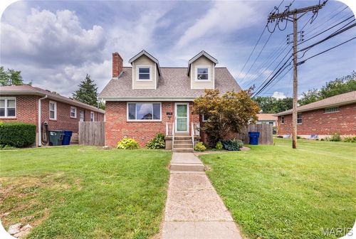 3915 French Ct, Saint Louis, MO, 63116-3011 | Card Image