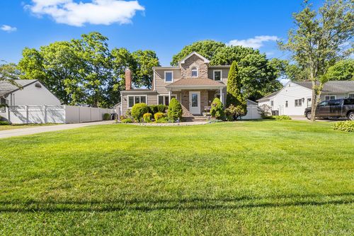 113 Duffy Pl, West Islip, NY, 11795-1104 | Card Image