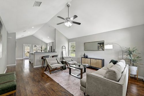 21003 Dodge Trl, Lago Vista, TX, 78645-4679 | Card Image