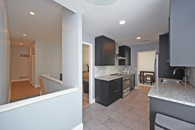 2320 Dina Ave, Condo with 2 bedrooms, 2 bathrooms and null parking in Cincinnati OH | Image 20