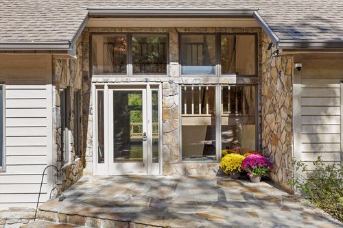 4 S Bluff Rd, Chattanooga, TN, 37419-1032 | Card Image