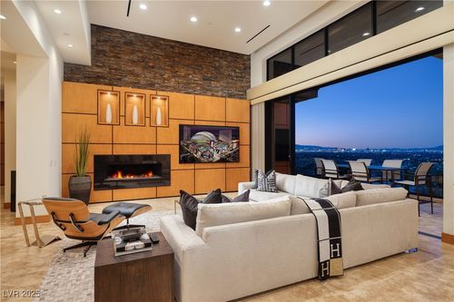 1492 Macdonald Ranch Dr, Henderson, NV, 89012-7247 | Card Image