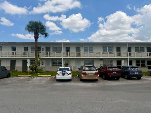 v14-20210 Ne 2nd Ave, Miami Gardens, FL, 33179-2322 | Card Image
